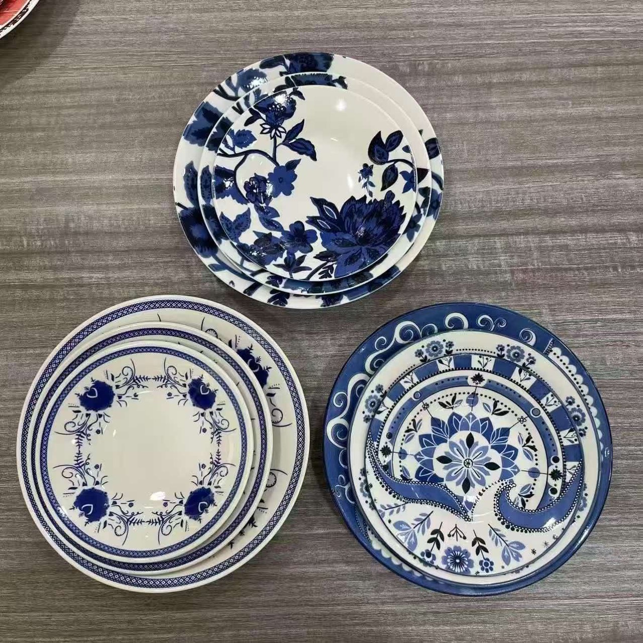 青花陶瓷平盘套装